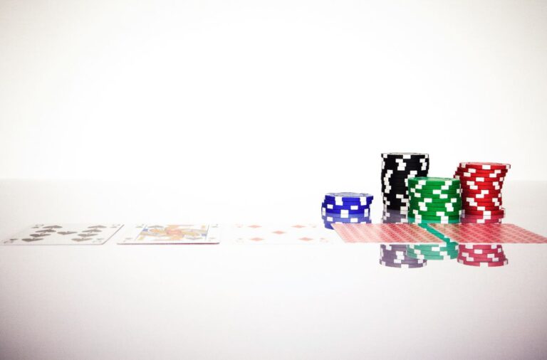 Südkorea geht massiv gegen illegales Texas Hold’em vor – Tausende Festnahmen bei Poker-Razzien