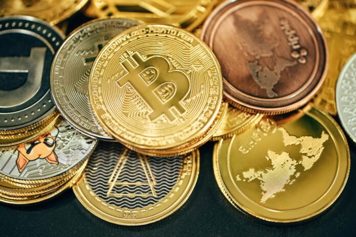 Ein Krypto-Betrüger soll seine millionenschwere Beute in Online-Casinos verzockt haben