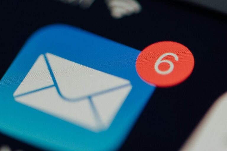 Der Glücksspielanbieter Betsson steht wegen verbotener Werbemails in der Kritik