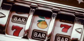 Spelautomat med olika symboler baserade på RTP och volatilitet