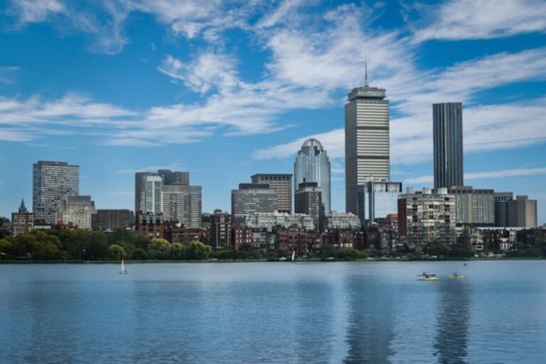 March Betting Revenue Slips in Massachusetts Despite Player Spending Surge