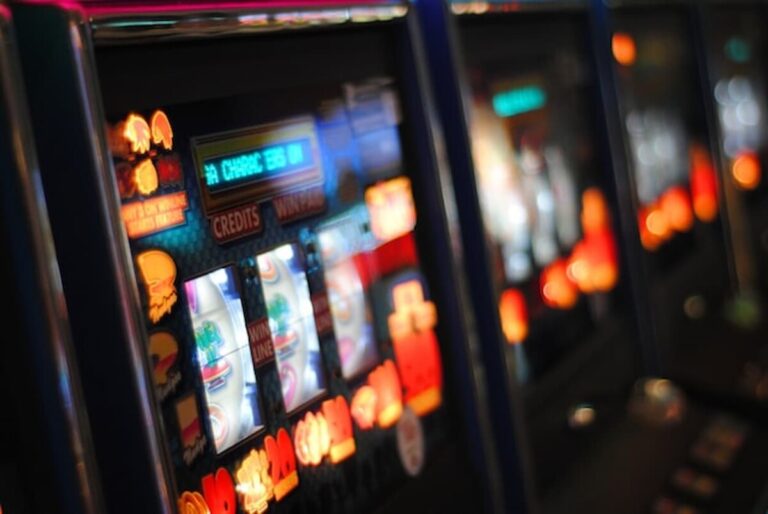 AGC Industry Frustrated as UK Postpones Review of Slot Machine Ratio Rules
