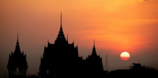 Police Ready to Make More Arrests as Thai Abbot Gambling Scandal Probe Widens