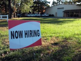 Now Hiring lawn sign