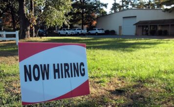 Now Hiring lawn sign